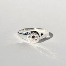 Load image into Gallery viewer, Lilac Daisy Signet