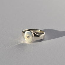 Load image into Gallery viewer, Oval Signet Ring • Silver