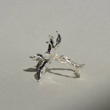 Load image into Gallery viewer, Orchid Silver Ring