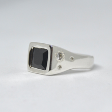 Load image into Gallery viewer, Darkness Signet Ring