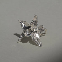 Load image into Gallery viewer, Orchid Silver Ring