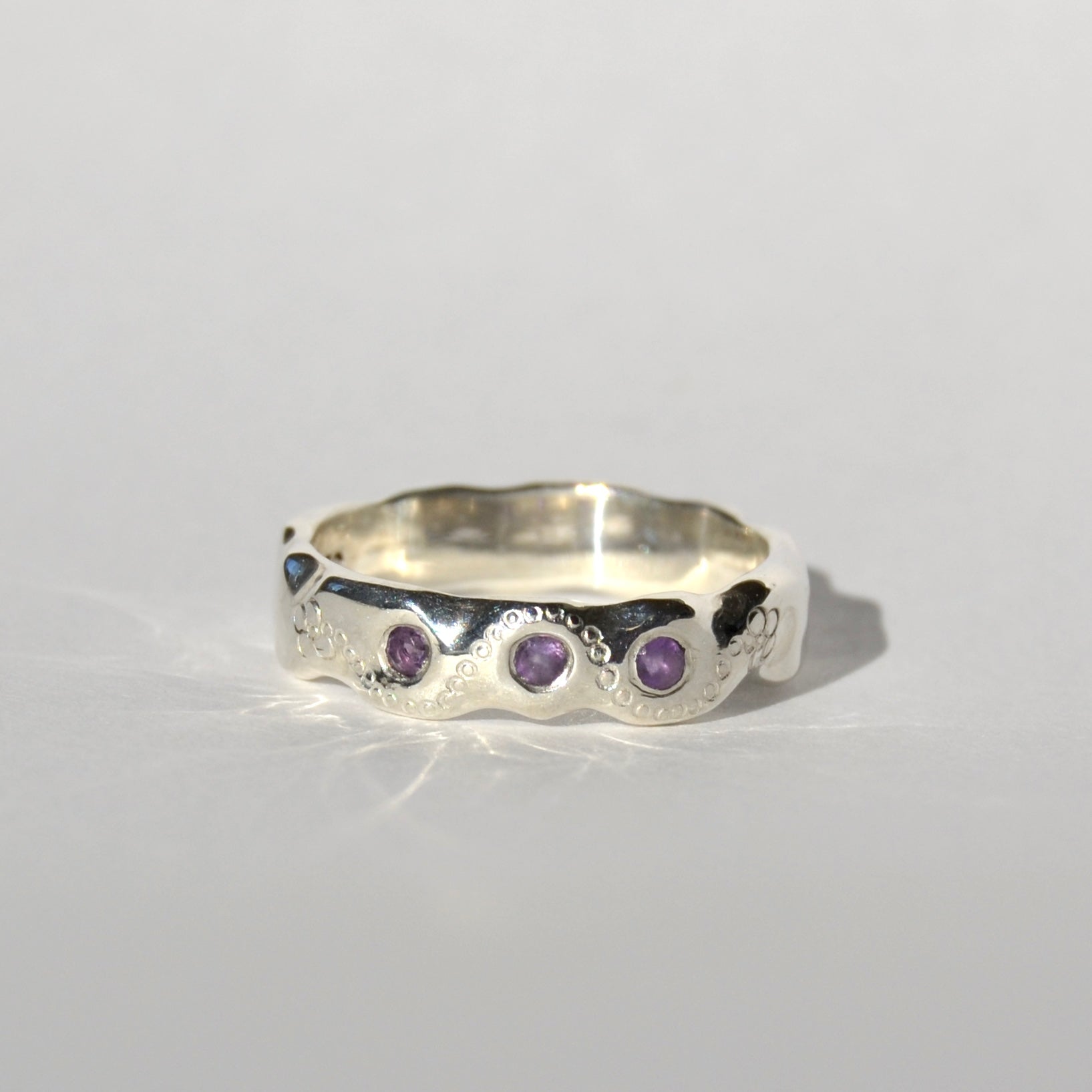 Daisy Chain Amethyst Band Ring