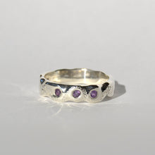 Load image into Gallery viewer, Daisy Chain Amethyst Band Ring
