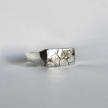 Load image into Gallery viewer, Pansy Engraved Signet Ring
