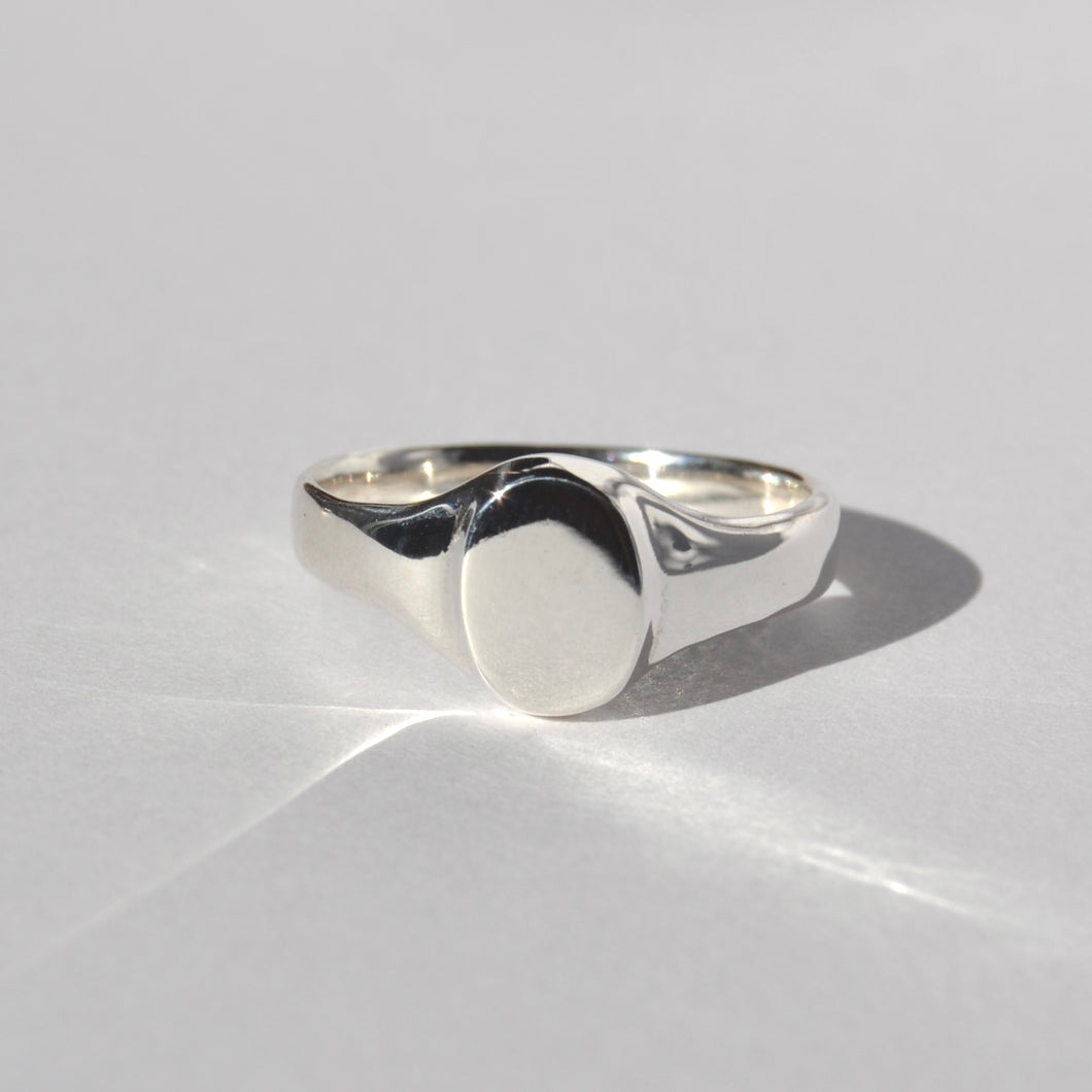 Oval Signet Ring • Silver
