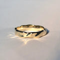Glimmer Band Ring Gold