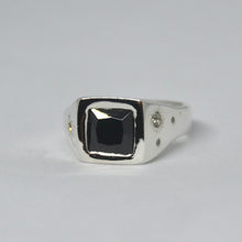 Load image into Gallery viewer, Darkness Signet Ring
