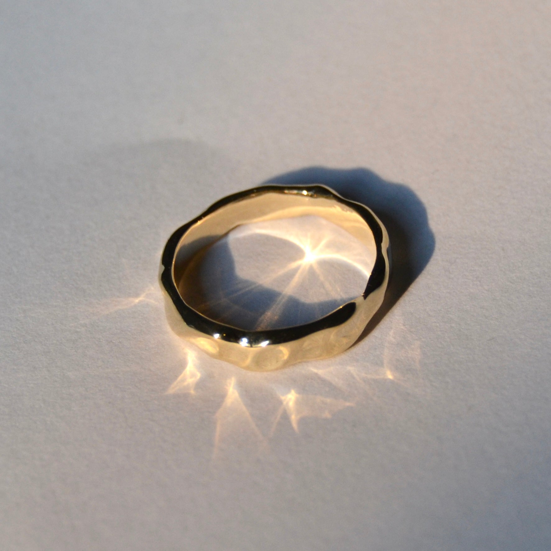 Glimmer Band Ring Gold