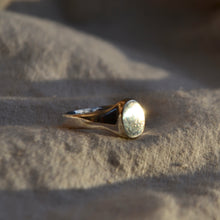 Load image into Gallery viewer, Oval Signet Ring
